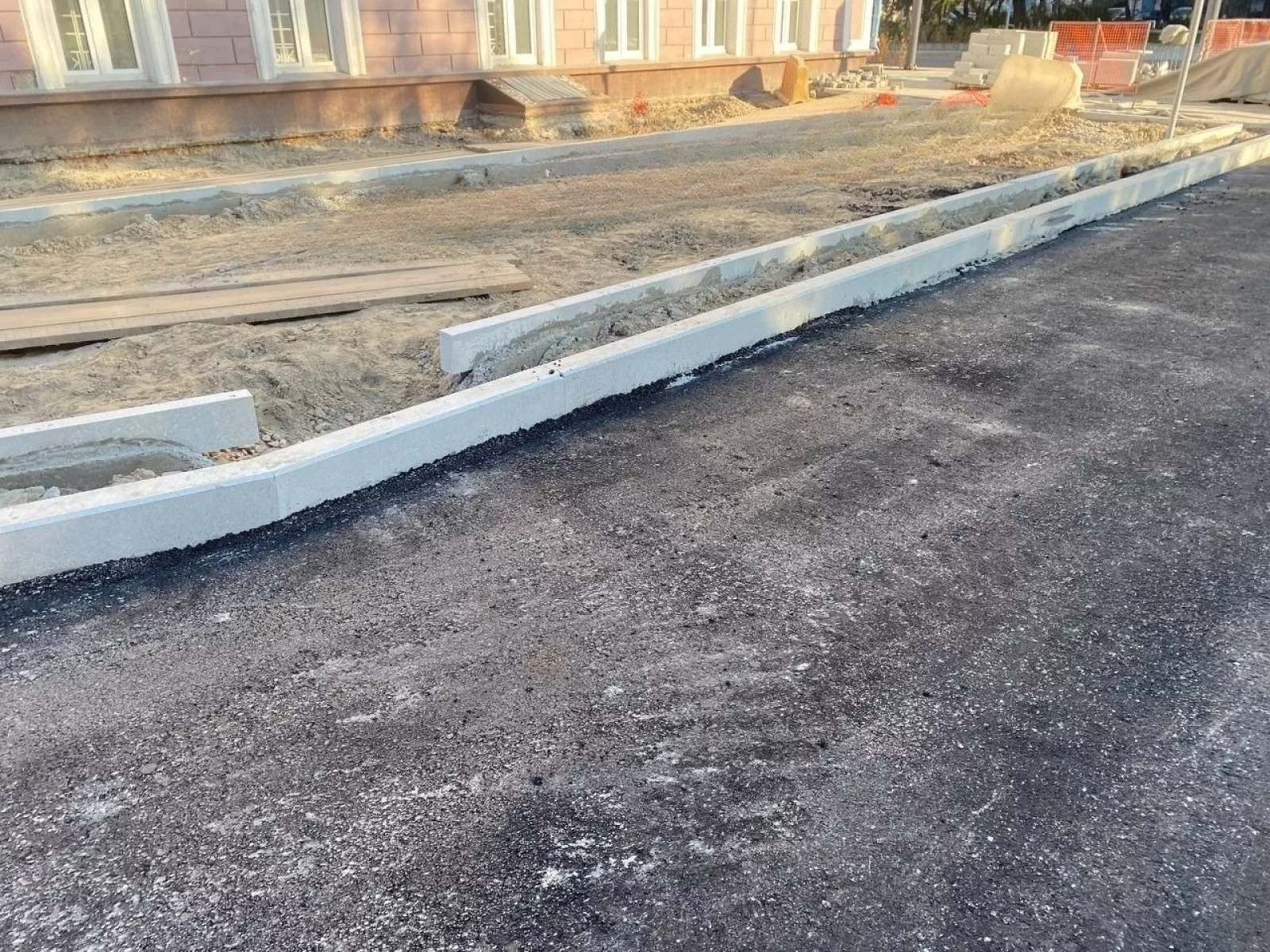 Укладка асфальта и бордюров — фото 1